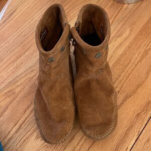 Minnetonka zip up moccasins. Size 9.5 brown. Still have lots of life.